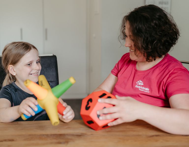 Elena Schulze Mönking bringt spielerisch die konzentration bei